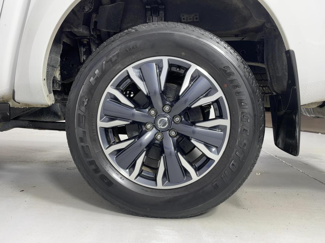 Photo '11' of Nissan Navara