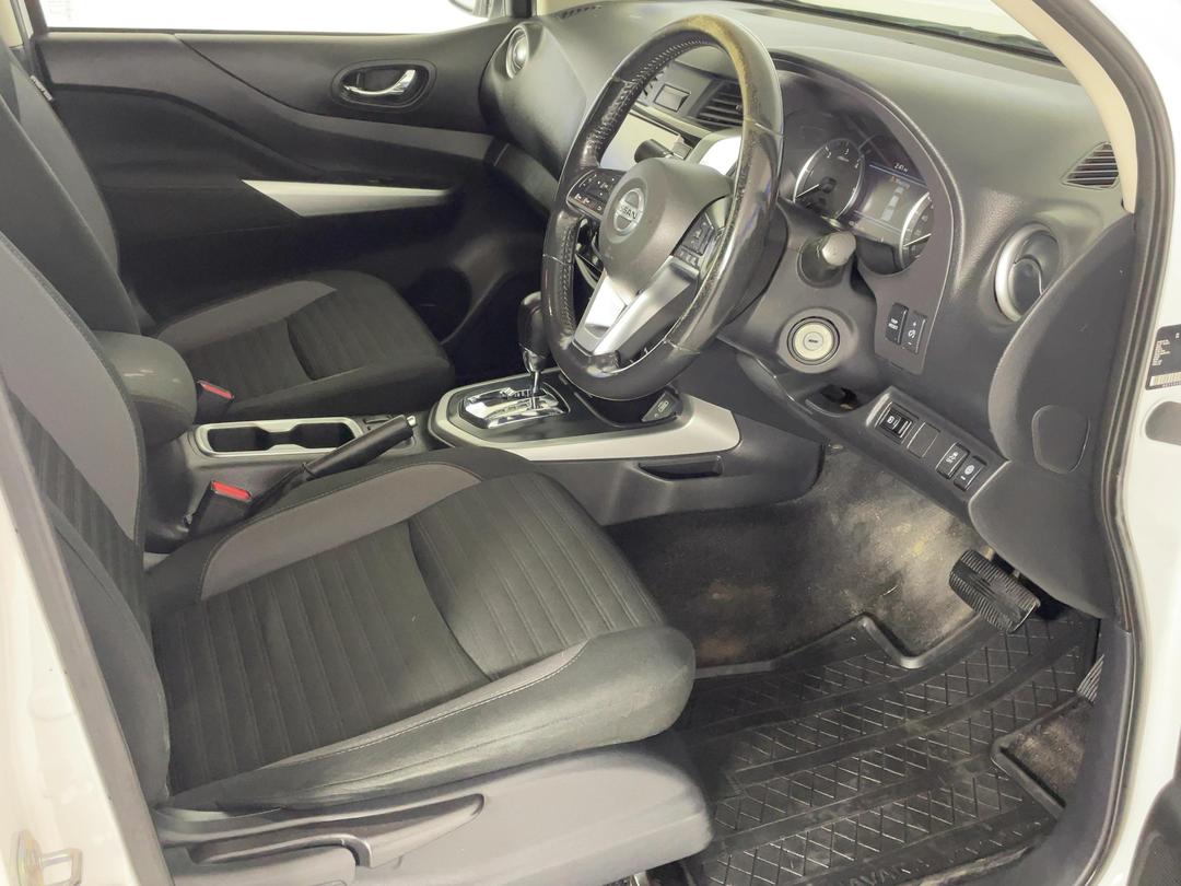 Photo '16' of Nissan Navara