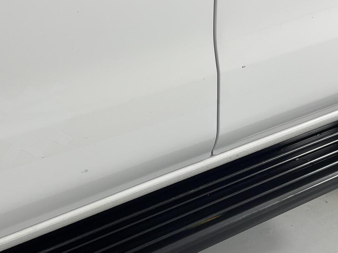 Photo '28' of Nissan Navara