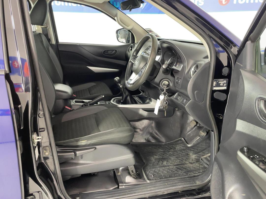 Photo '16' of Nissan Navara