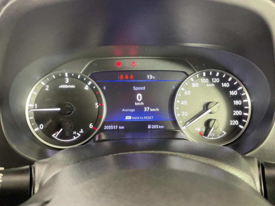 Photo '21' of Nissan Navara