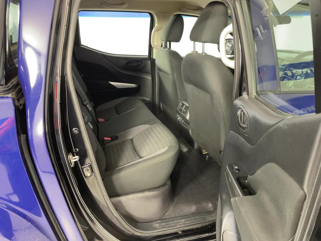 Photo '20' of Nissan Navara