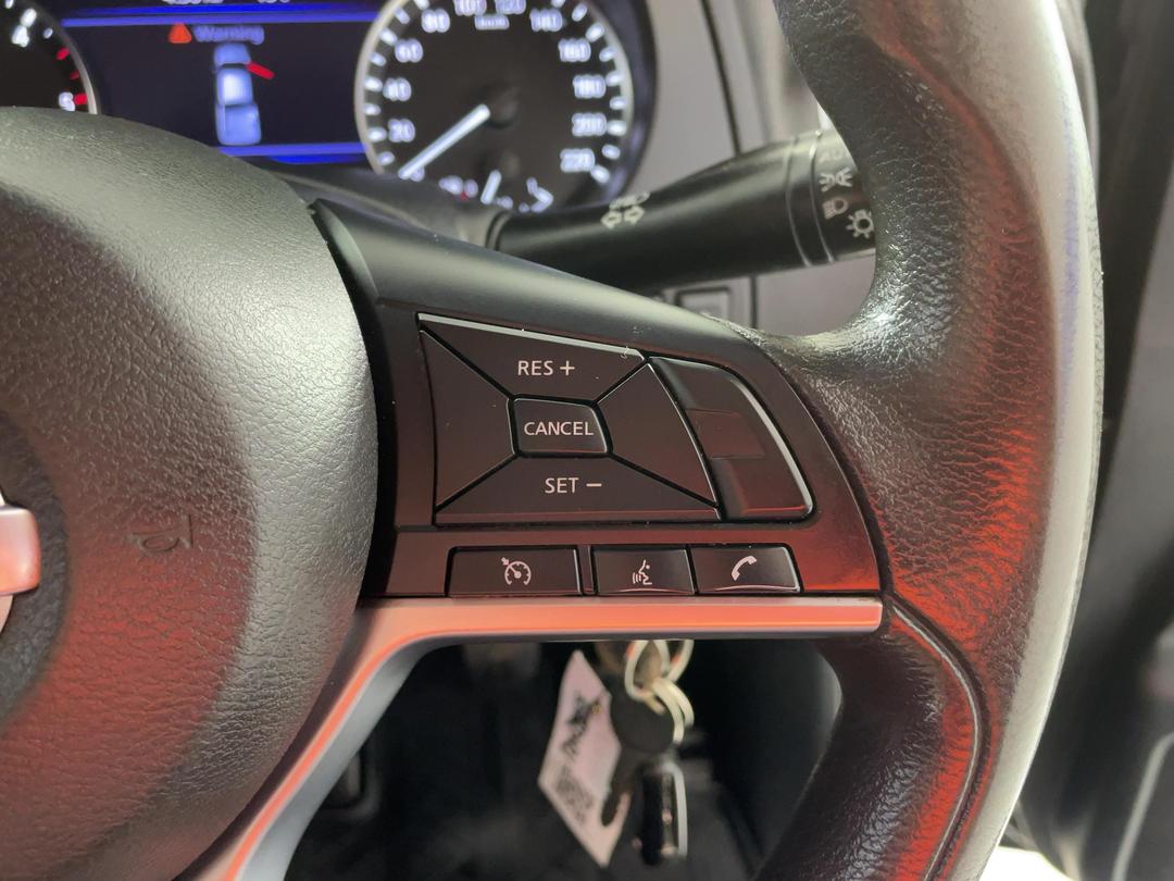 Photo '24' of Nissan Navara