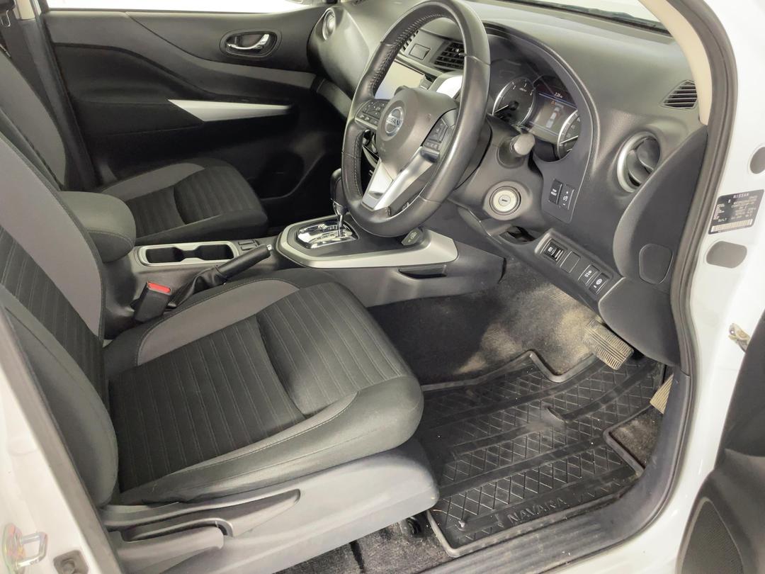 Photo '16' of Nissan Navara