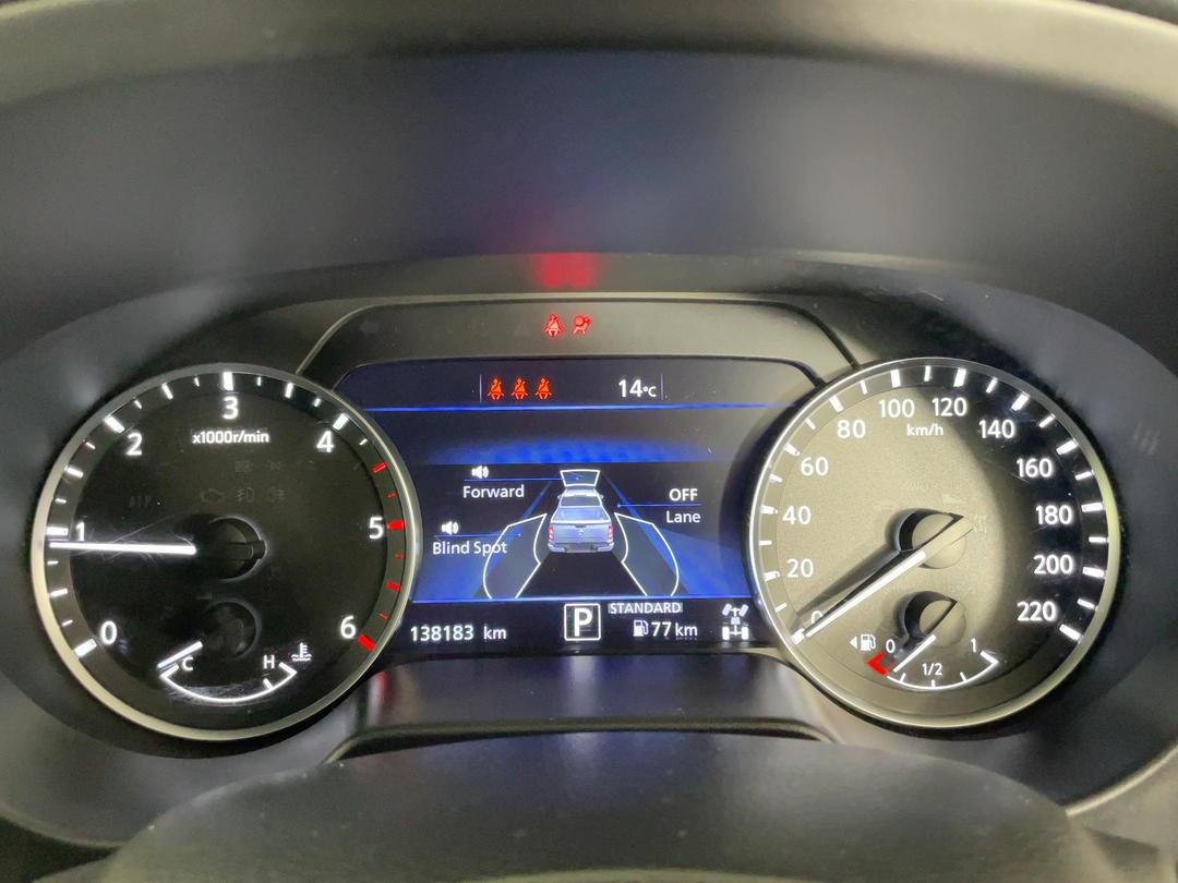 Photo '21' of Nissan Navara