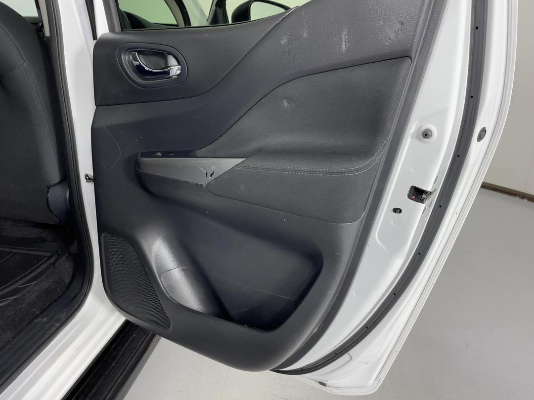 Photo '19' of Nissan Navara