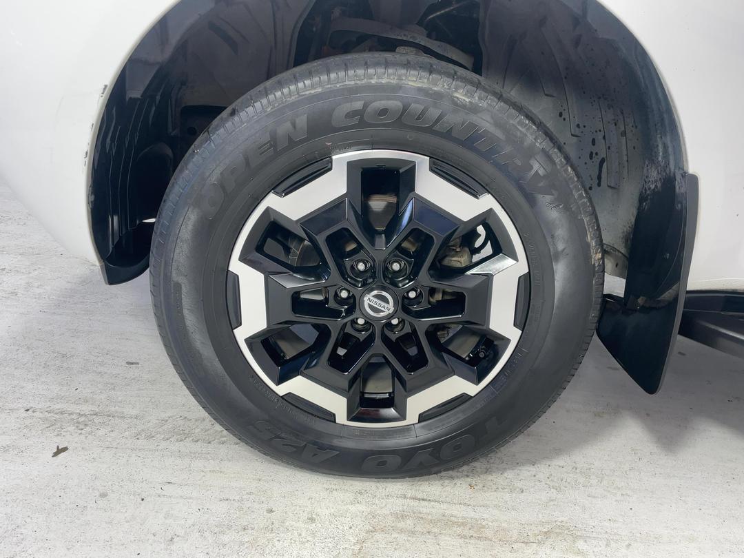 Photo '10' of Nissan Navara