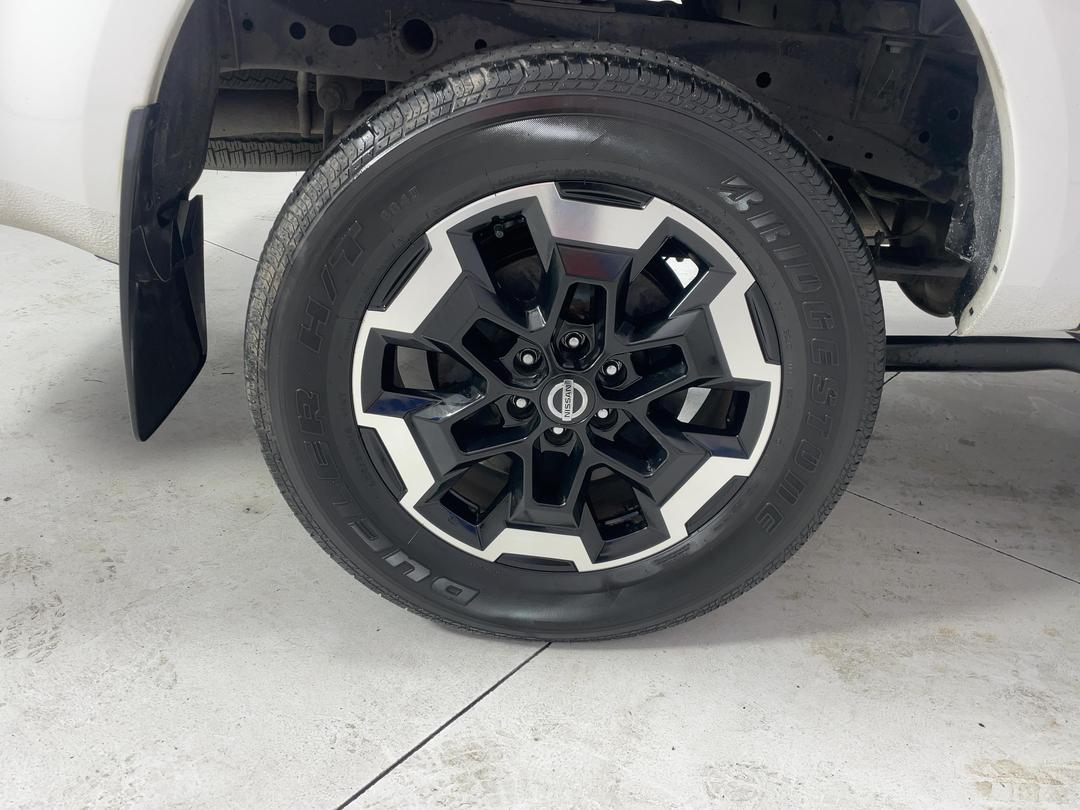 Photo '12' of Nissan Navara