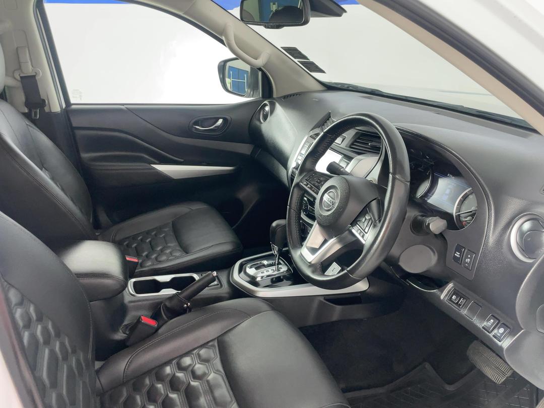 Photo '16' of Nissan Navara