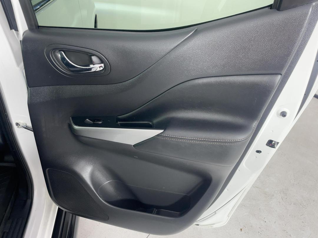 Photo '19' of Nissan Navara