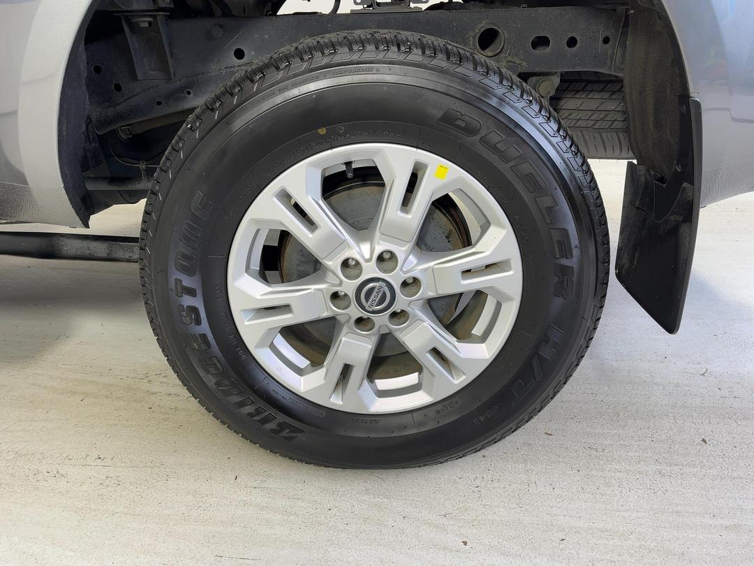 Photo '11' of Nissan Navara