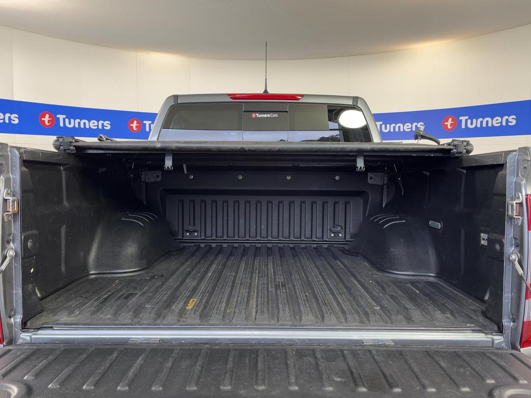 Photo '14' of Nissan Navara