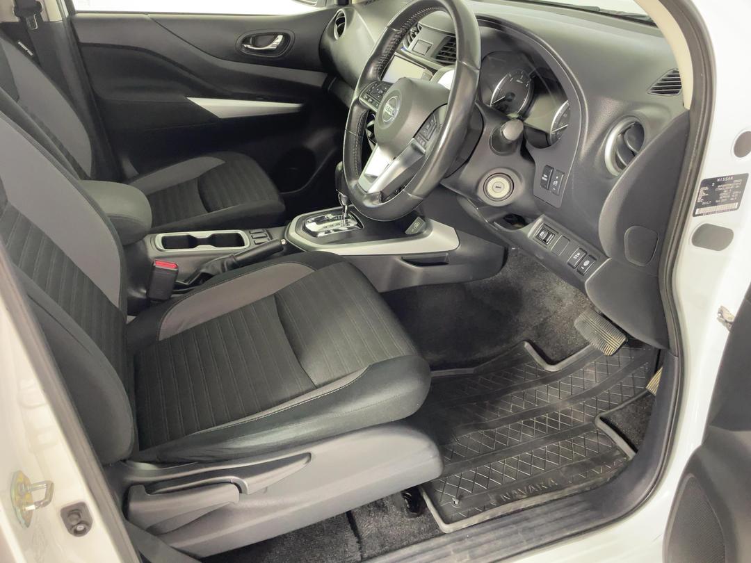Photo '16' of Nissan Navara