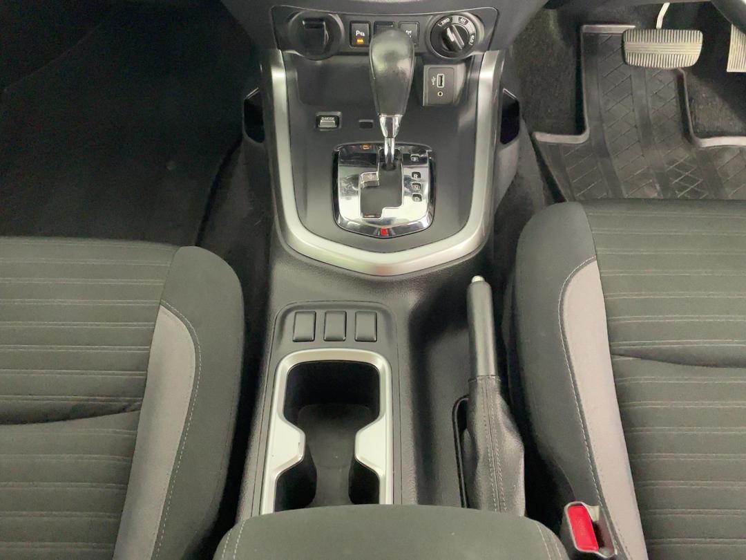 Photo '18' of Nissan Navara