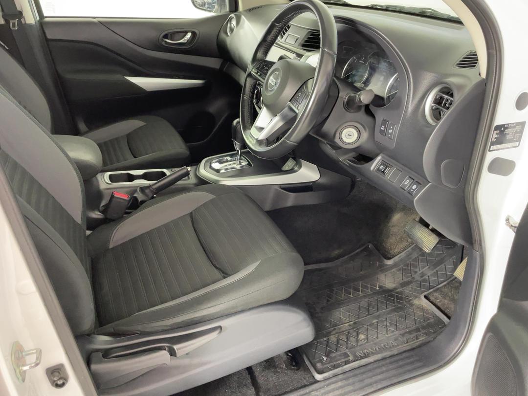 Photo '16' of Nissan Navara