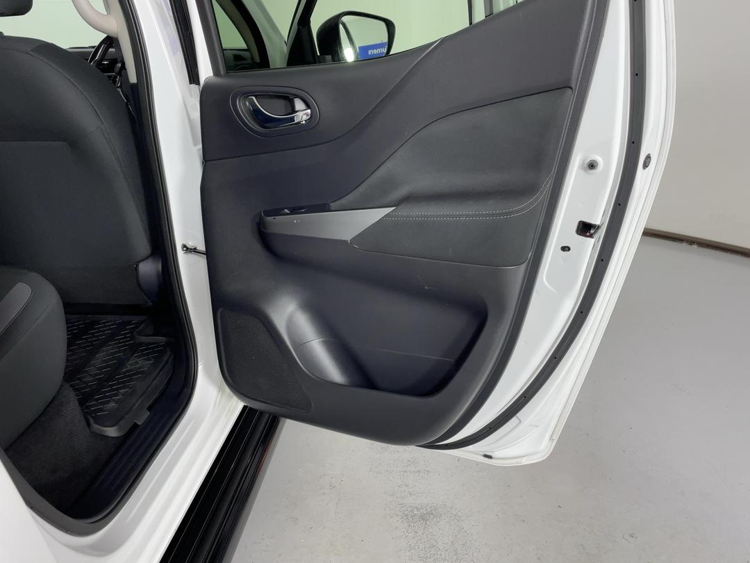 Photo '19' of Nissan Navara
