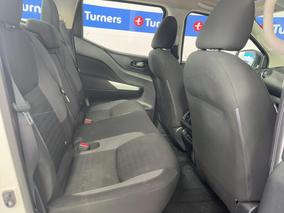 Photo '20' of Nissan Navara