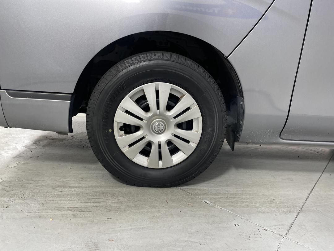 Photo '10' of Nissan NV350