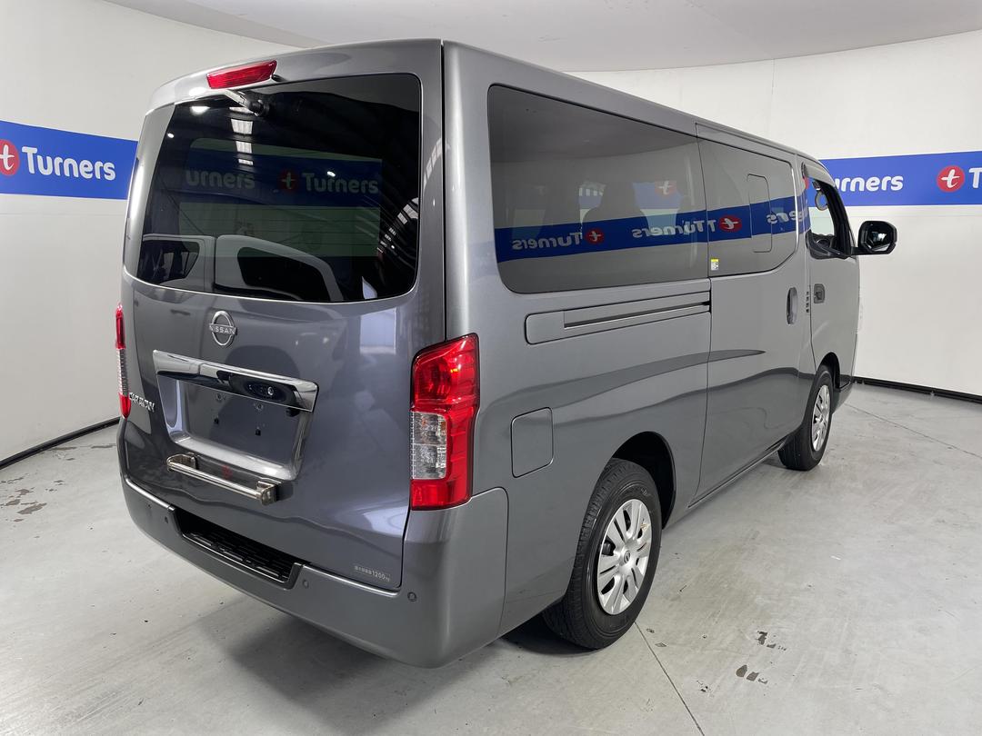 Photo '7' of Nissan NV350