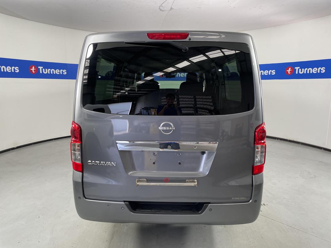 Photo '6' of Nissan NV350