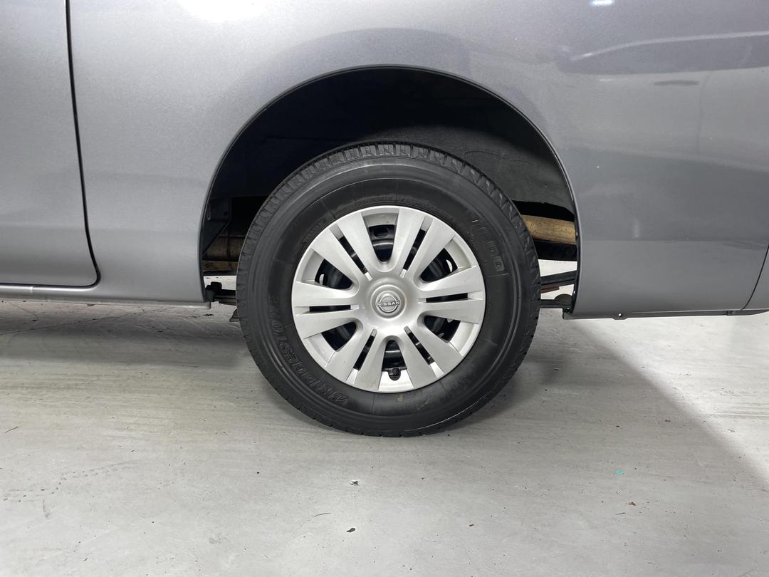 Photo '11' of Nissan NV350