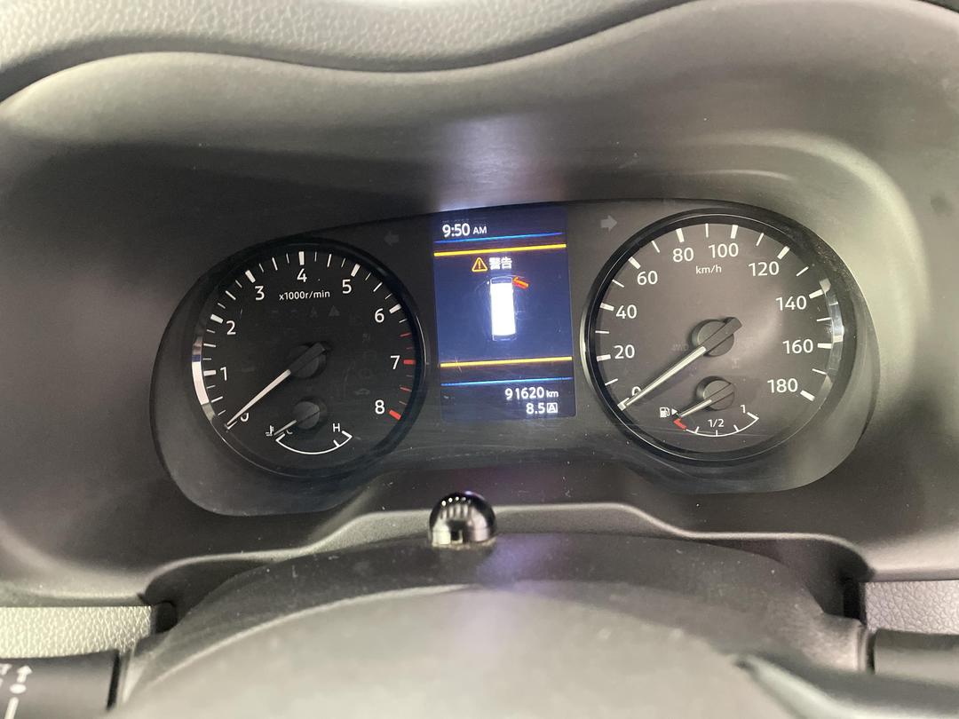 Photo '20' of Nissan NV350