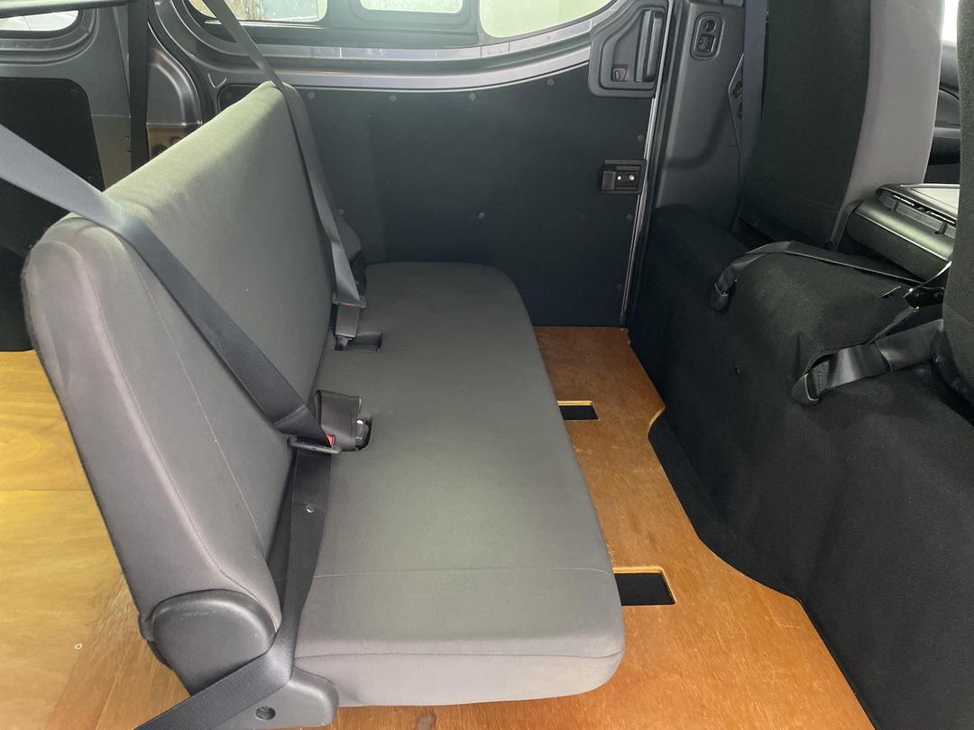 Photo '19' of Nissan NV350