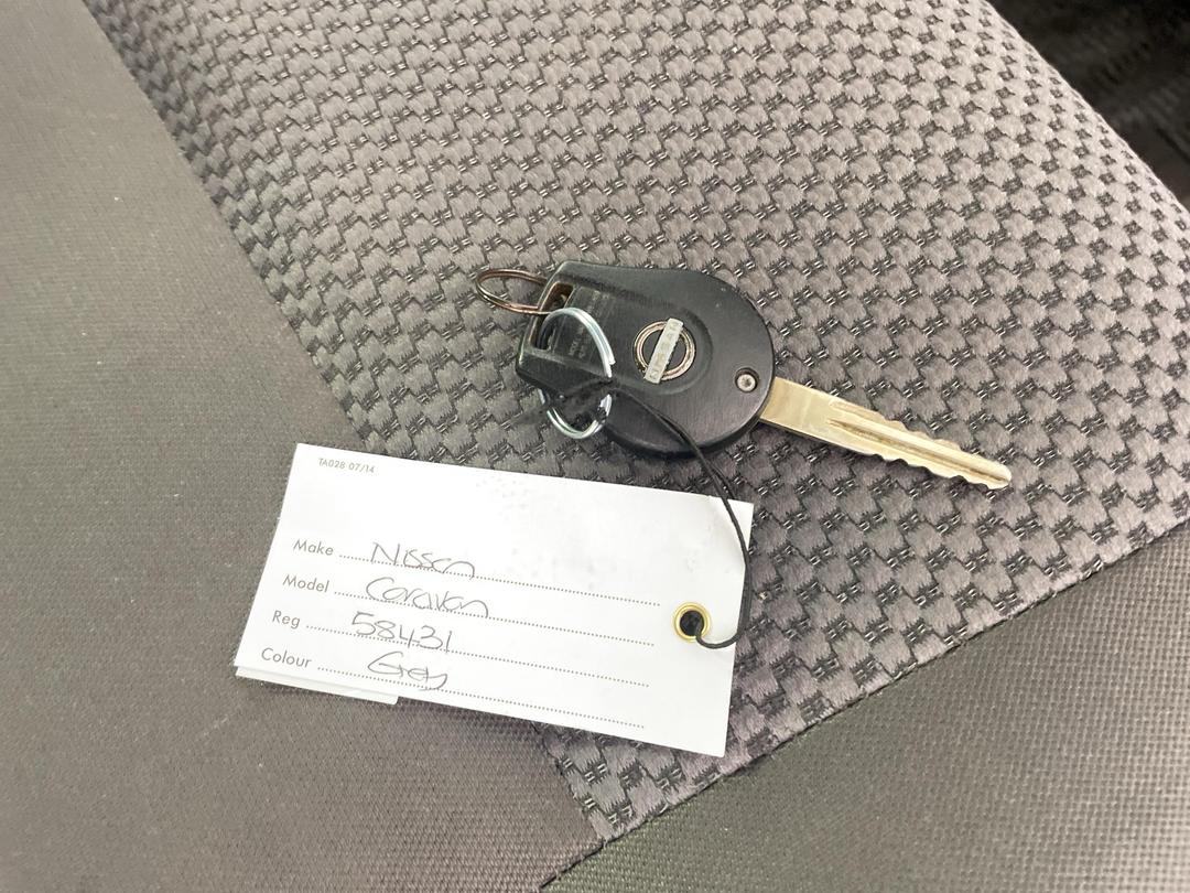 Photo '21' of Nissan NV350