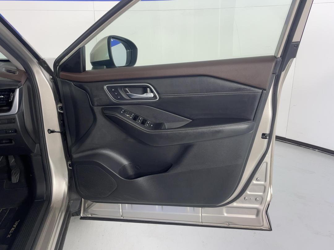 Photo '15' of Nissan X-Trail