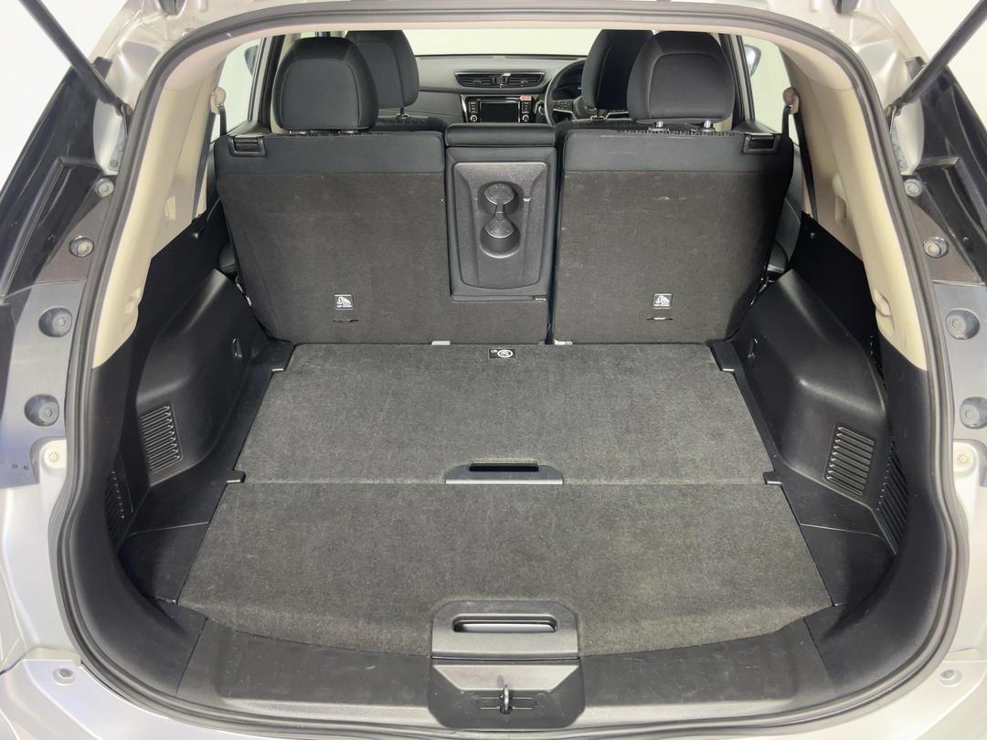 Photo '14' of Nissan X-Trail