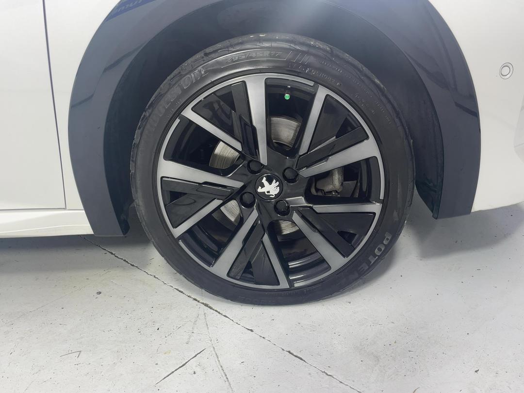 Photo '9' of Peugeot 208