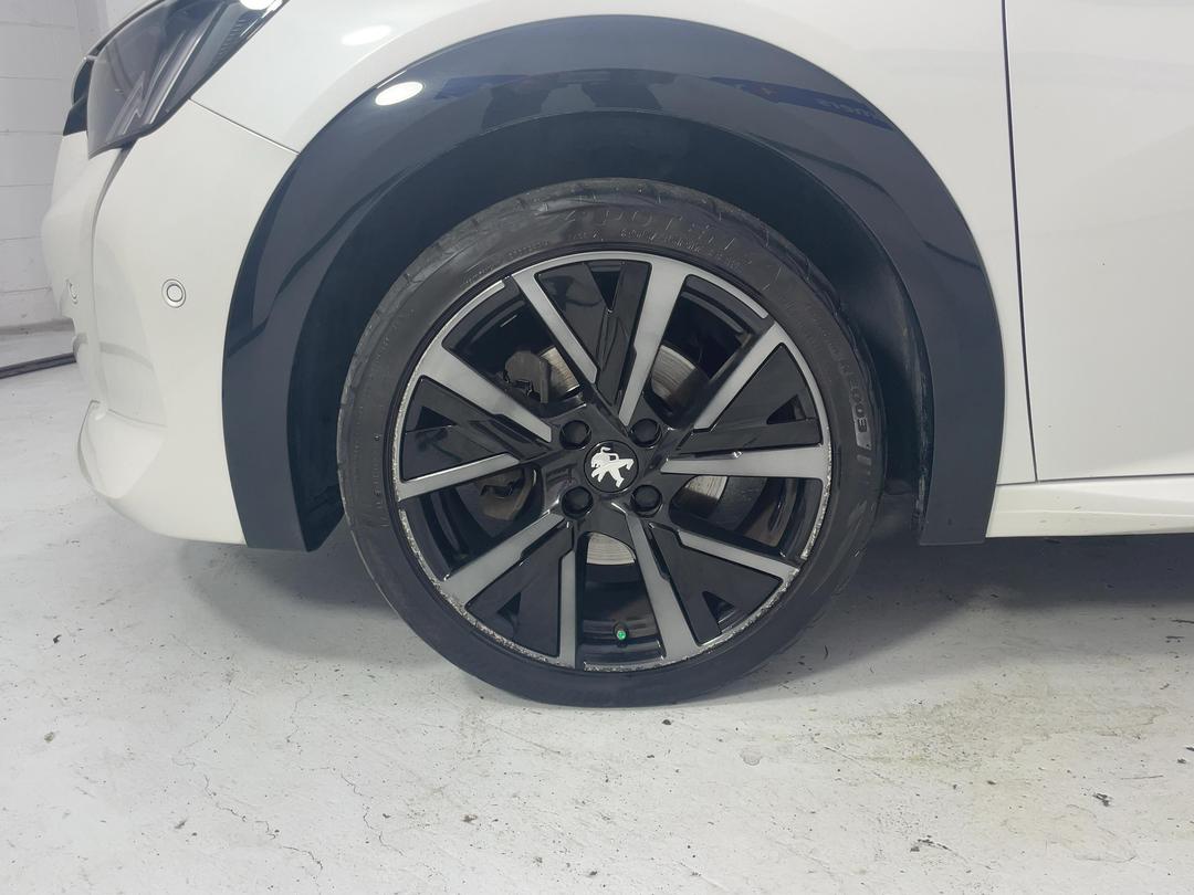 Photo '10' of Peugeot 208