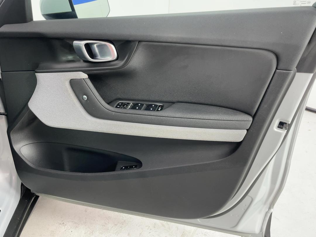 Photo '15' of Polestar Polestar 2