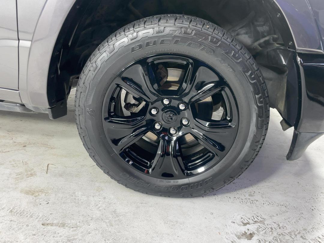 Photo '9' of RAM 1500