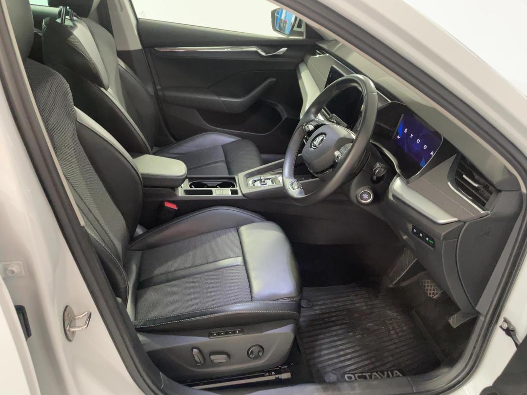 Photo '16' of Skoda Octavia