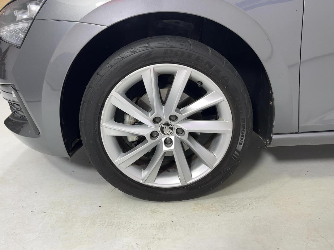 Photo '10' of Skoda Scala