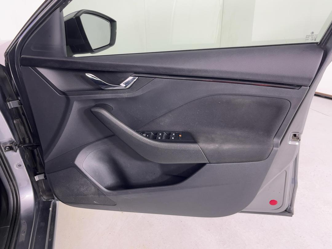 Photo '15' of Skoda Scala