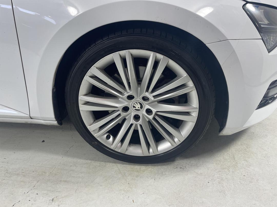 Photo '9' of Skoda Superb