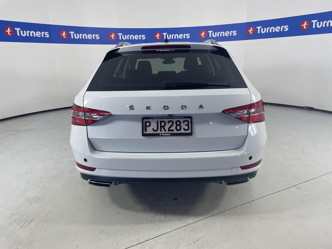 Photo '6' of Skoda Superb