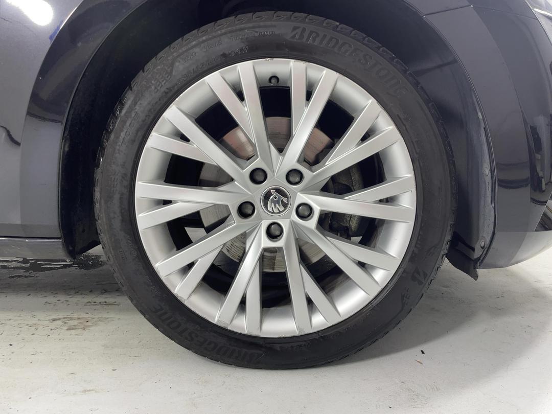 Photo '9' of Skoda Superb