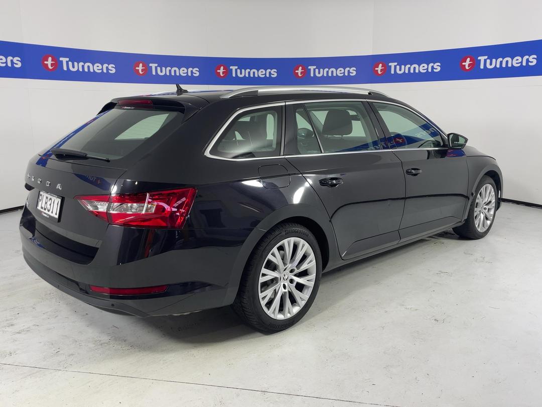 Photo '7' of Skoda Superb