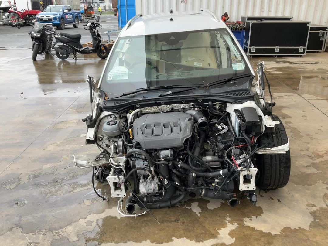 Photo '2' of Skoda Superb WGN Ambition 162KW Photo '2' of Skoda Superb WGN Ambition 162KW