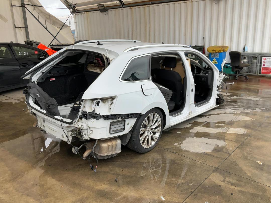 Photo '7' of Skoda Superb WGN Ambition 162KW Photo '7' of Skoda Superb WGN Ambition 162KW