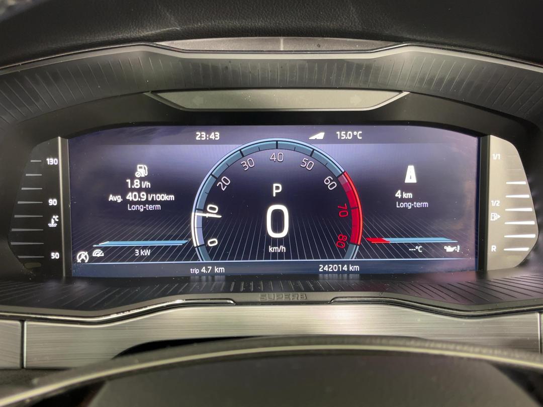 Photo '21' of Skoda Superb