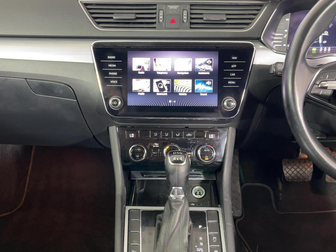 Photo '18' of Skoda Superb