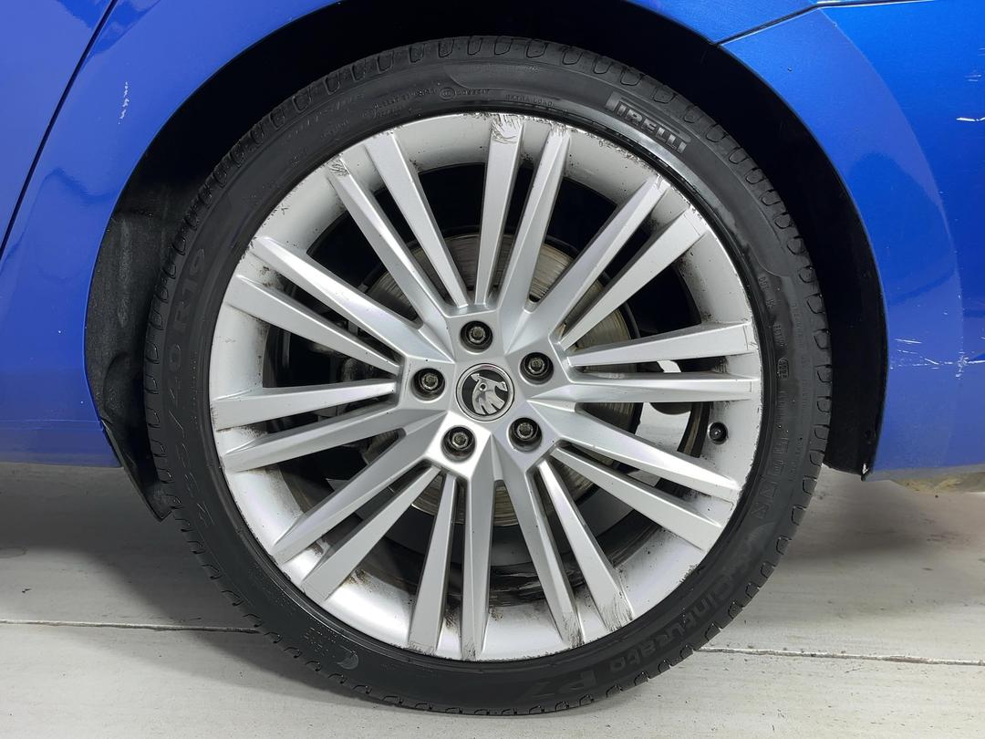 Photo '11' of Skoda Superb