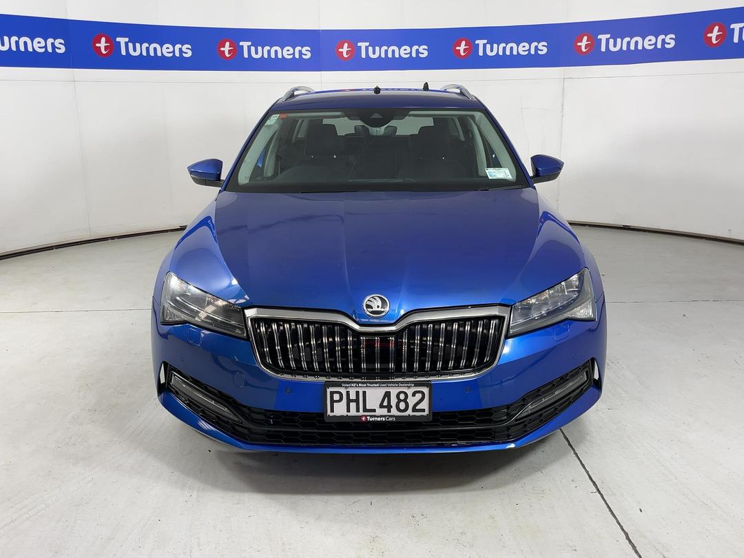 Photo '2' of Skoda Superb