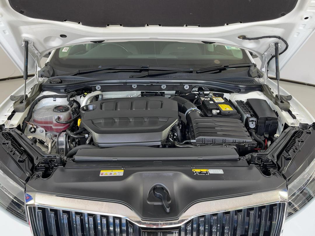 Photo '13' of Skoda Superb