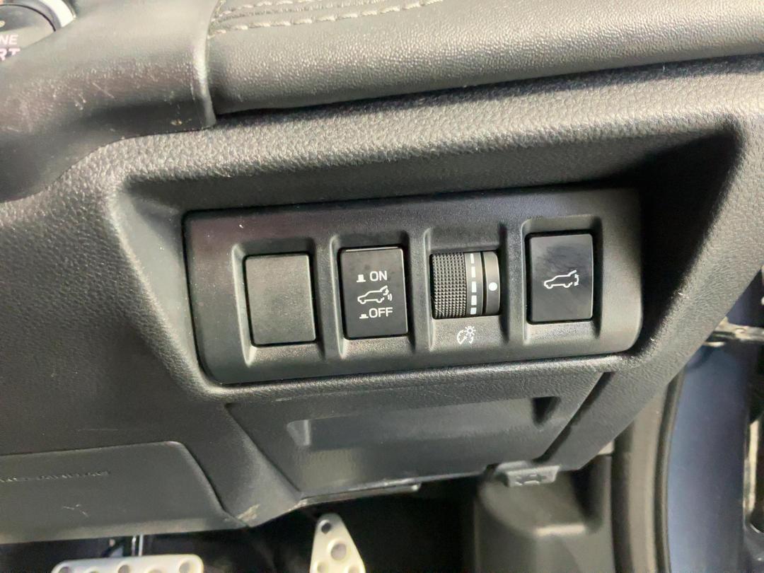 Photo '27' of Subaru Outback