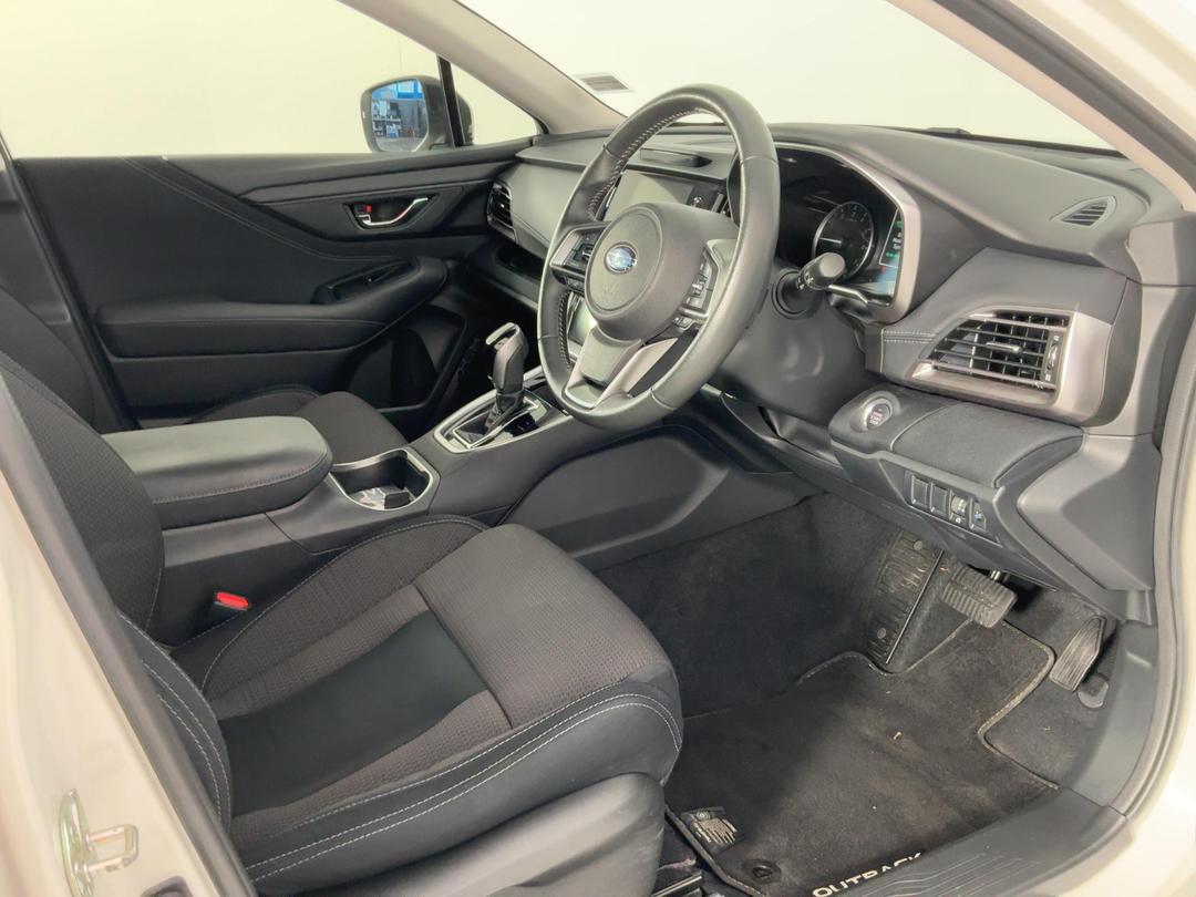Photo '16' of Subaru Outback
